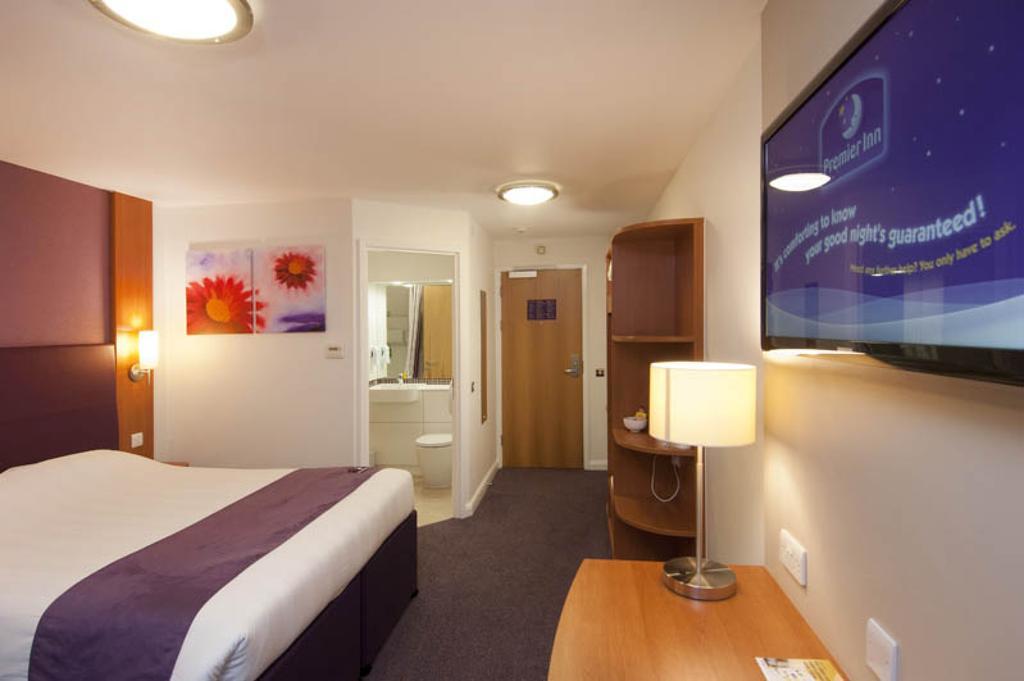 Premier Inn Birmingham City - Waterloo St エクステリア 写真
